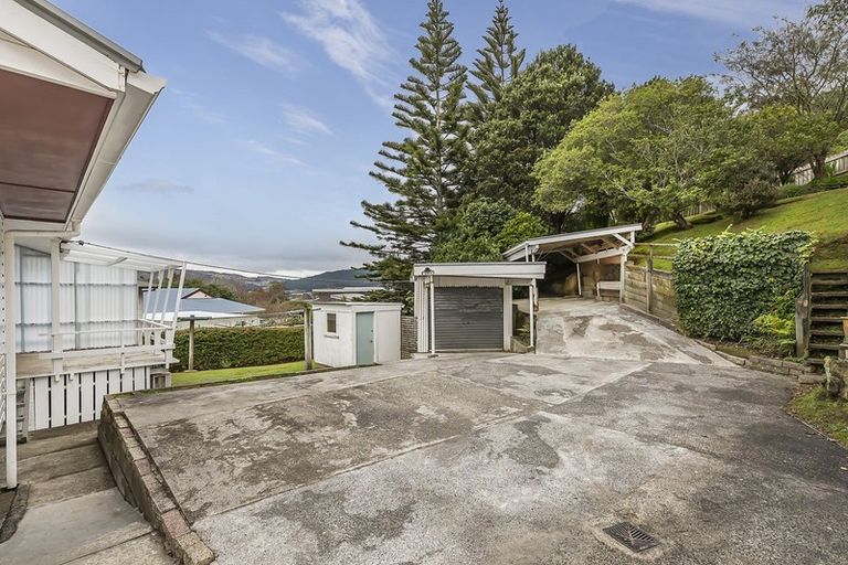 Photo of property in 13 Greer Crescent, Tawa, Wellington, 5028