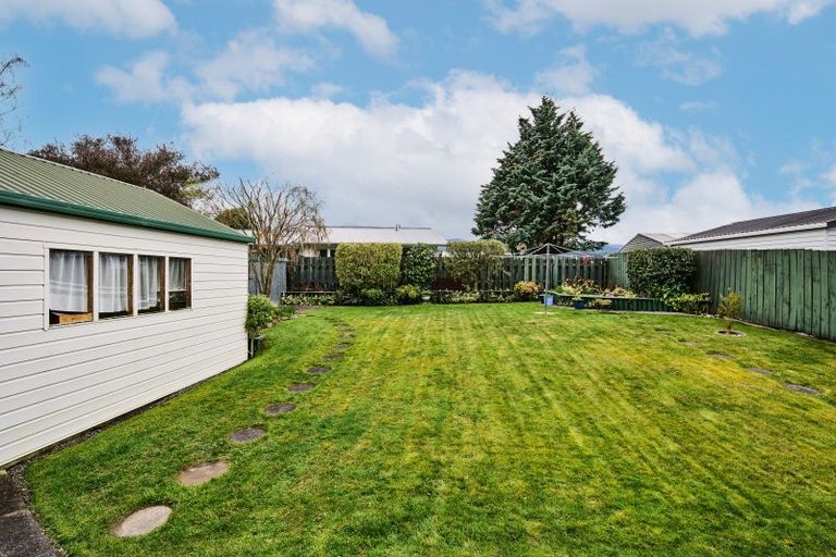 Photo of property in 26 Hartford Crescent, Totara Park, Upper Hutt, 5018