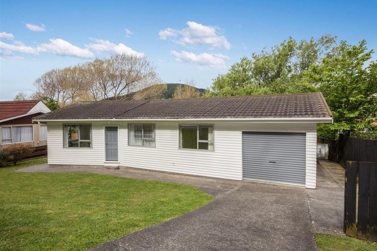 Photo of property in 292a Main Road, Tawa, Wellington, 5028