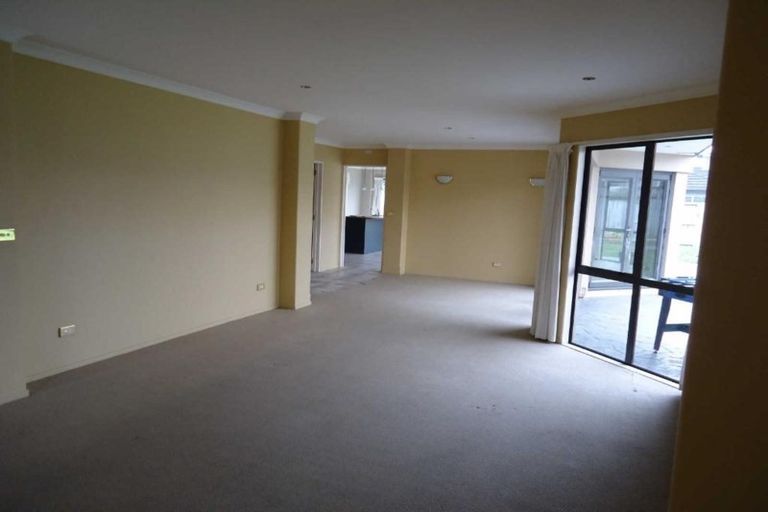 Photo of property in 1 Merlot Place, Rototuna, Hamilton, 3210