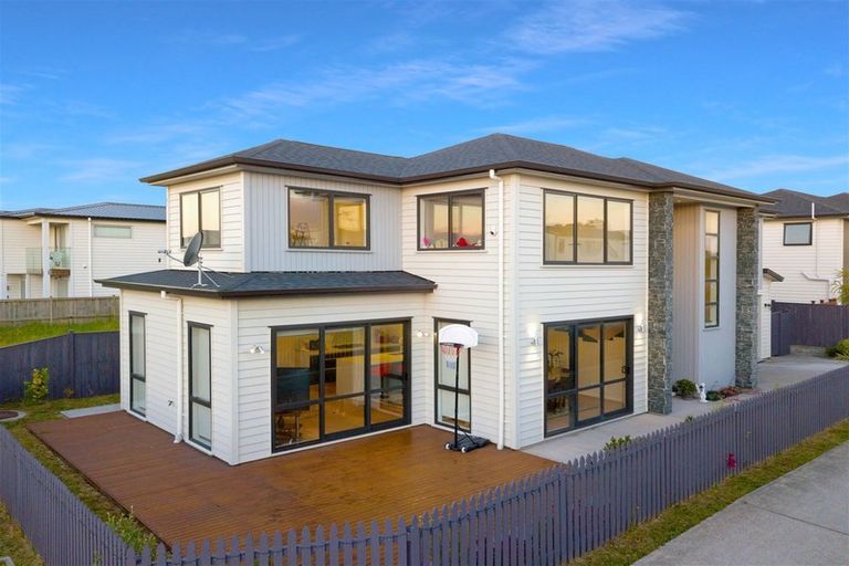 Photo of property in 1 Toanui Road, Hobsonville, Auckland, 0616
