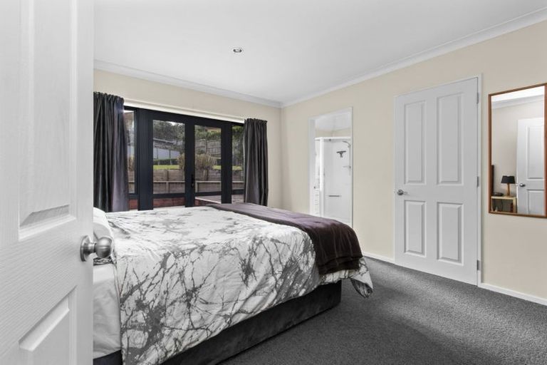 Photo of property in 24 Roderick Place, Rototuna, Hamilton, 3210