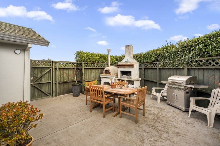 Photo of property in 1 Guildford Place, Bethlehem, Tauranga, 3110