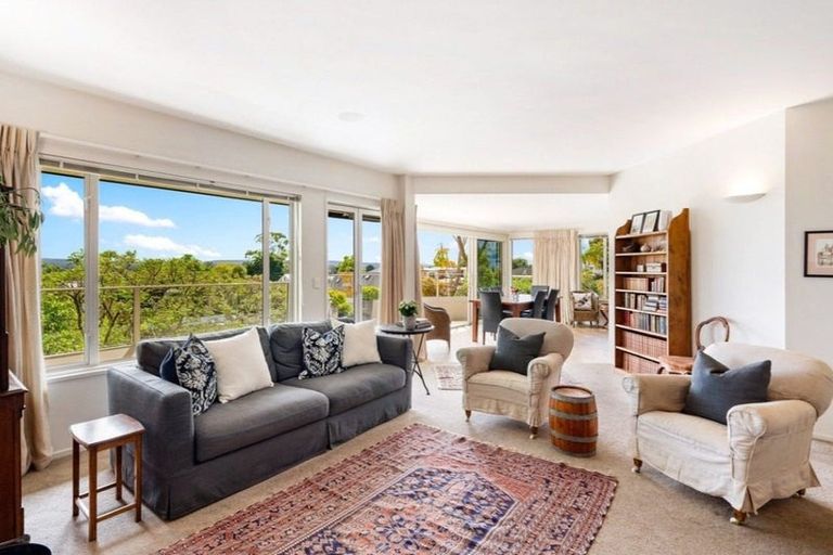 Photo of property in 12 Shortland Place, Havelock North, 4130