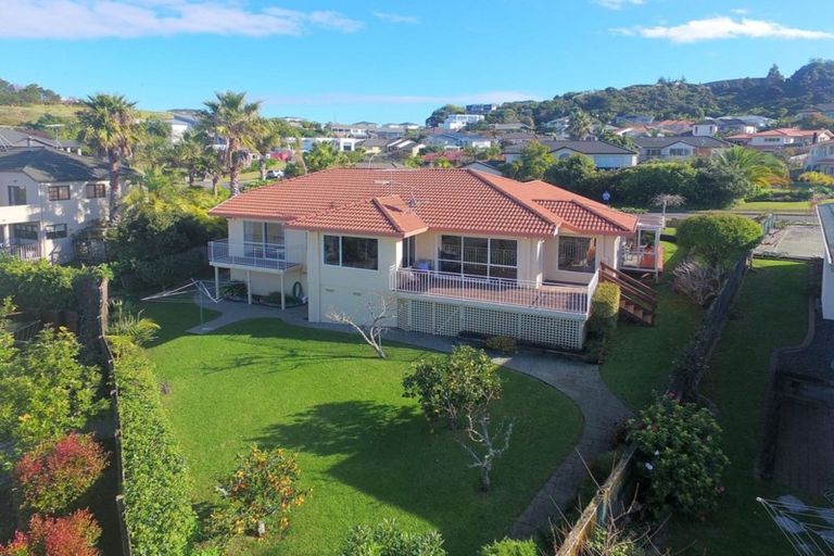 Photo of property in 4 Astor Place, Orewa, 0931