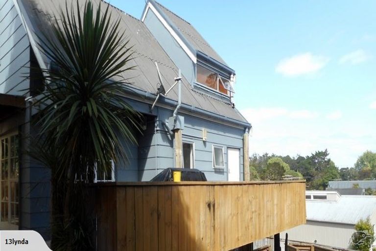 Photo of property in 2/99 Balmain Road, Birkenhead, Auckland, 0626