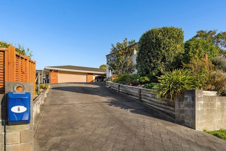 Photo of property in 6 Queens Road, Waikanae Beach, Waikanae, 5036