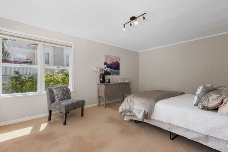 Photo of property in 18 Evan Street, Belmont, Auckland, 0622