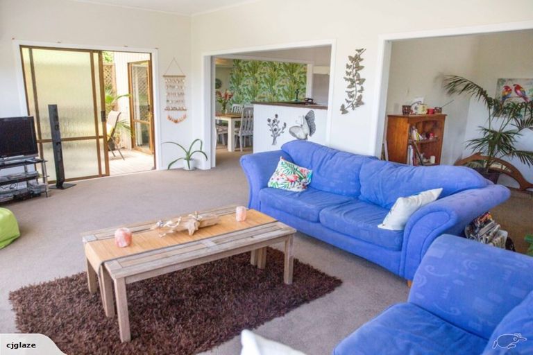 Photo of property in 33 Scott Road, Stanmore Bay, Whangaparaoa, 0932