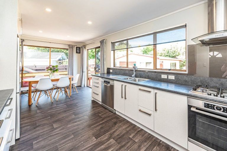 Photo of property in 22 Akepiro Place, Tawhero, Whanganui, 4501