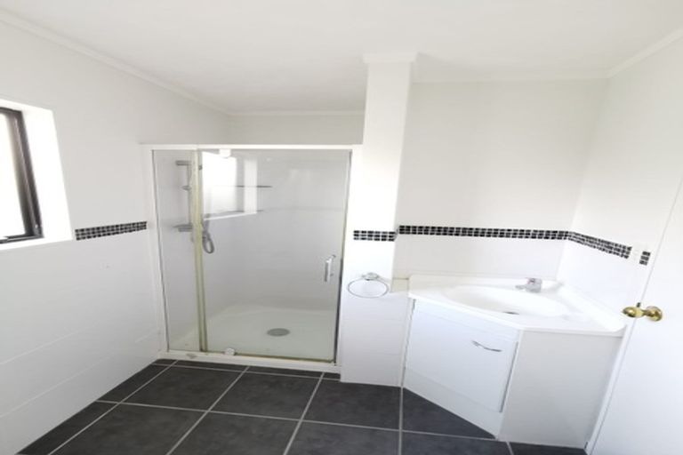 Photo of property in 87 Hillcrest Drive, Kelvin Grove, Palmerston North, 4414