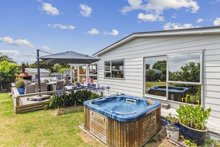 Photo of property in 8 Norna Grove, Waikawa Beach, Levin, 5573