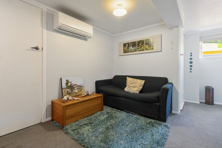 Photo of property in 38 Omokoroa Road, Omokoroa, 3114