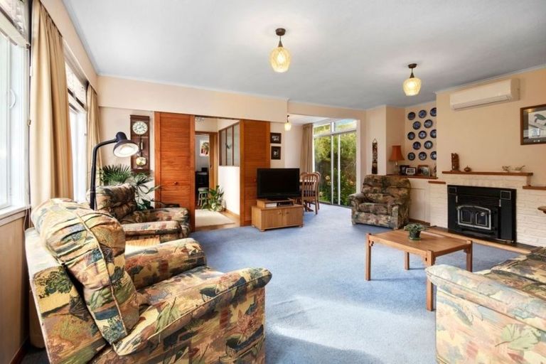 Photo of property in 4 Park Avenue, Tawa, Wellington, 5028