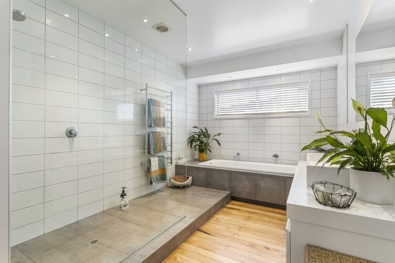 Photo of property in 204 Achilles Avenue, Whangamata, 3620