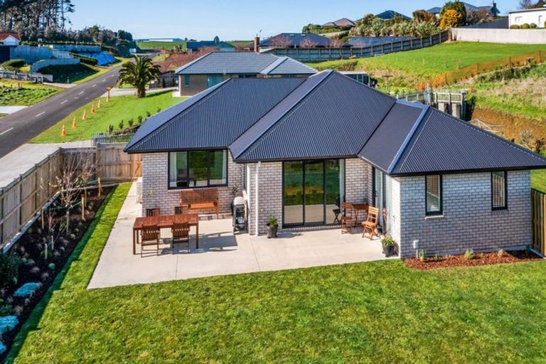 Photo of property in 32 Larlin Drive, Hawera, 4675