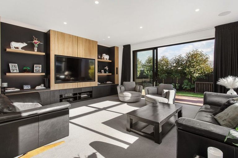 Photo of property in 122a Clyde Road, Ilam, Christchurch, 8041