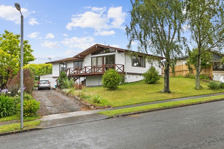 Photo of property in 9 Leeton Drive, Waipukurau, 4200