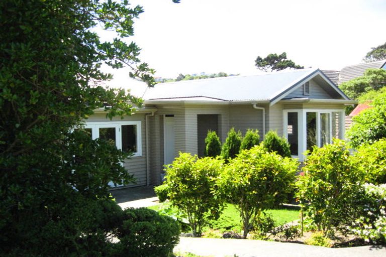 Photo of property in 13 Ranui Crescent, Khandallah, Wellington, 6035