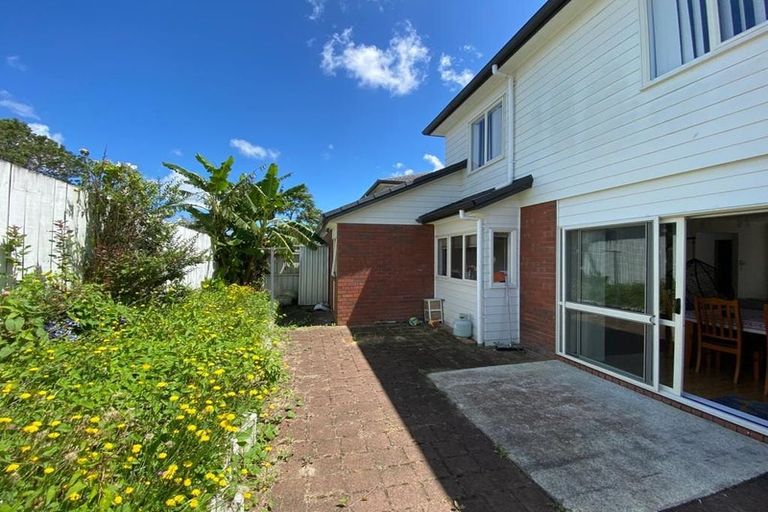 Photo of property in 44 Brashier Circle, Sunnyvale, Auckland, 0612