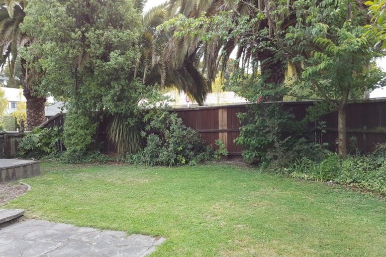 Photo of property in 1 Ludecke Place, Sockburn, Christchurch, 8042