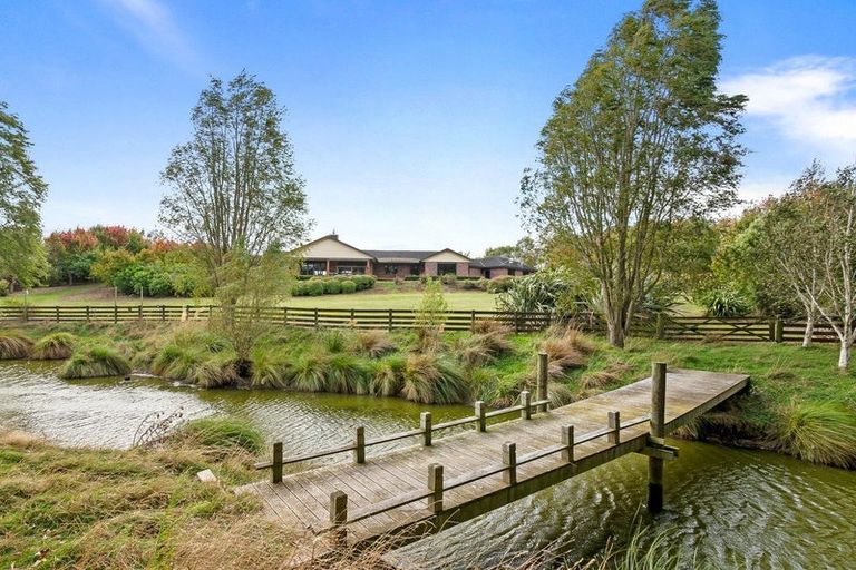 Photo of property in 35 Stonebrook Lane, Kelvin Grove, Palmerston North, 4470