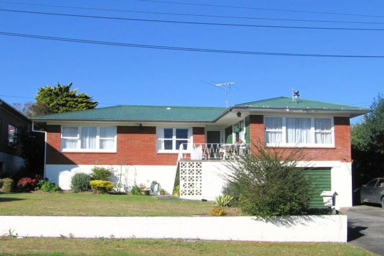Photo of property in 15 Halberg Street, Papakura, 2110