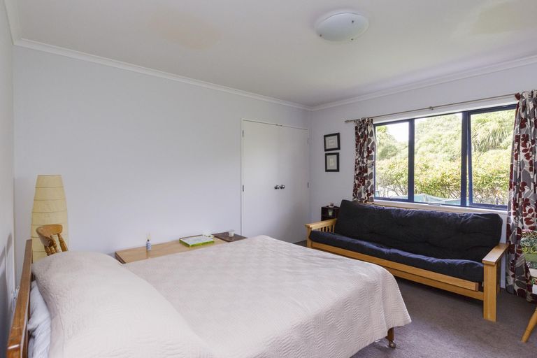 Photo of property in 57 Waicola Drive, Fitzherbert, Palmerston North, 4471