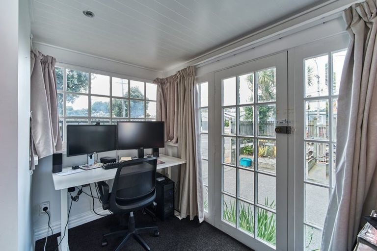 Photo of property in 31 Hobart Street, Miramar, Wellington, 6022