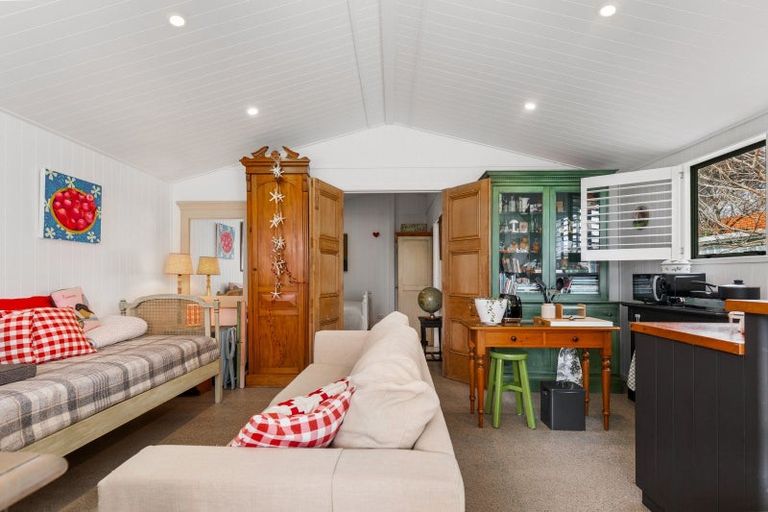 Photo of property in 33 Aramoana Avenue, Devonport, Auckland, 0624