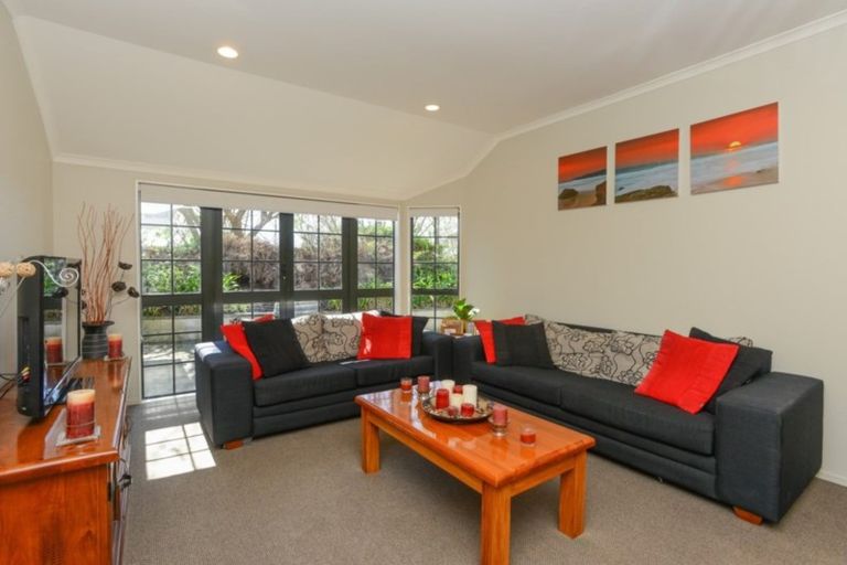 Photo of property in 14 Kingsgate Lane, Havelock North, 4130
