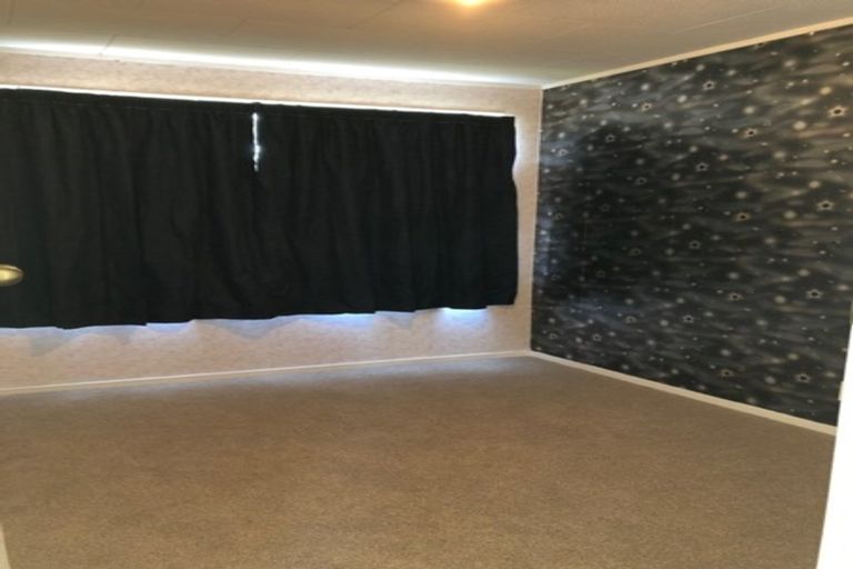 Photo of property in 6 Oreti Place, Clover Park, Auckland, 2019