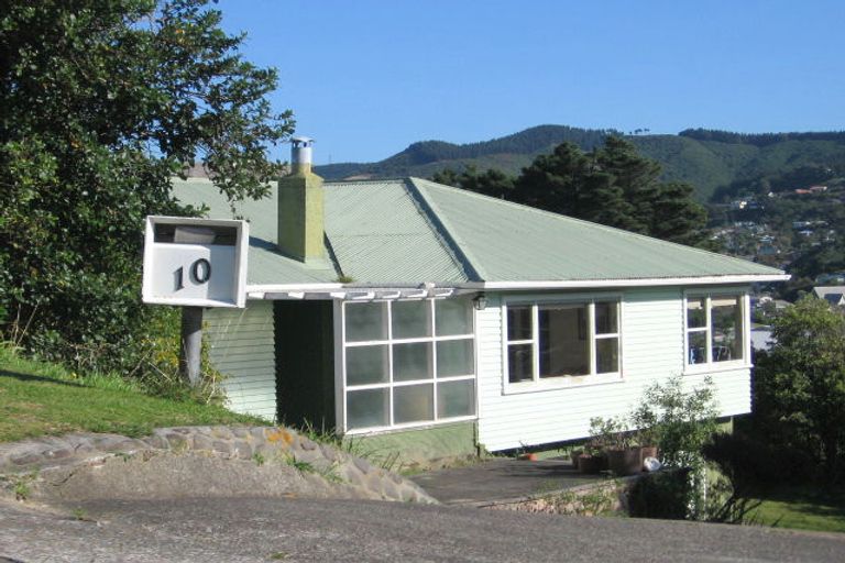 Photo of property in 10 Allen Terrace, Tawa, Wellington, 5028