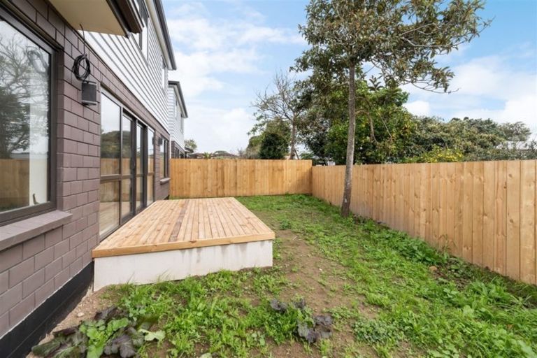 Photo of property in 18b Riverpark Crescent, Henderson, Auckland, 0610
