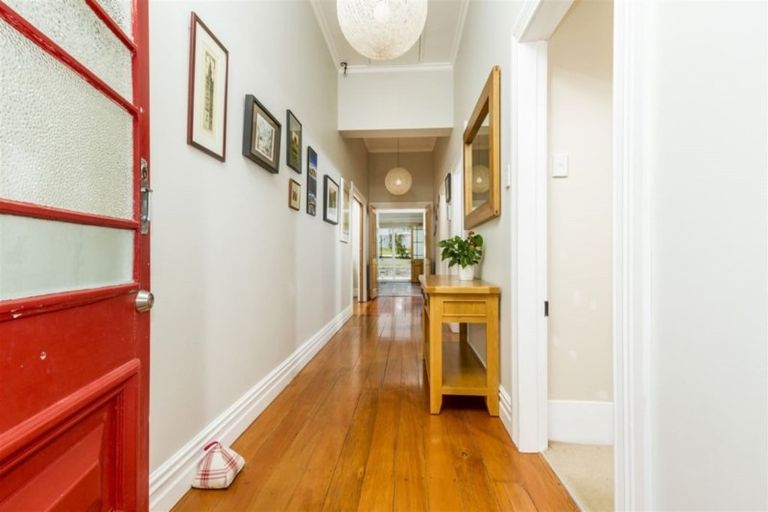 Photo of property in 15 Kawerau Avenue, Devonport, Auckland, 0624