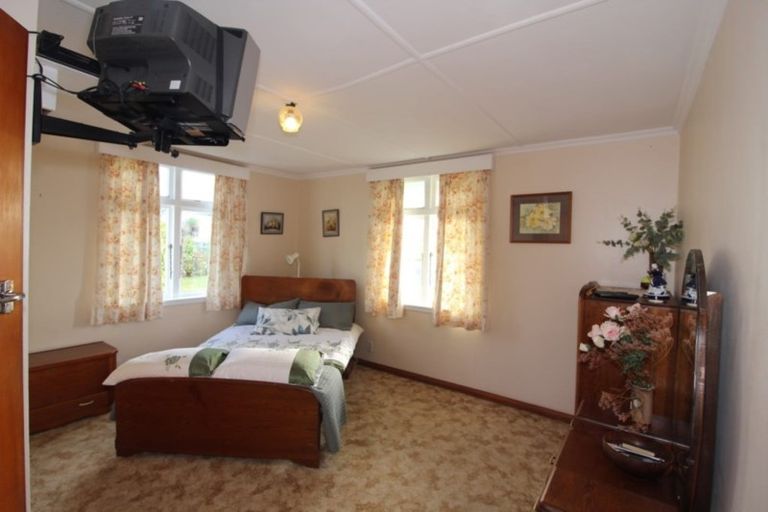 Photo of property in 14 Onslow Street East, Ohingaiti, Hunterville, 4785