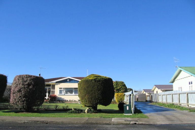 Photo of property in 208 Lumsden Road, Akina, Hastings, 4122