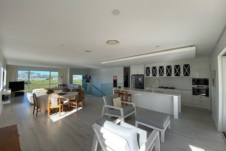 Photo of property in 138 Arran Point Parade, Orewa, 0931
