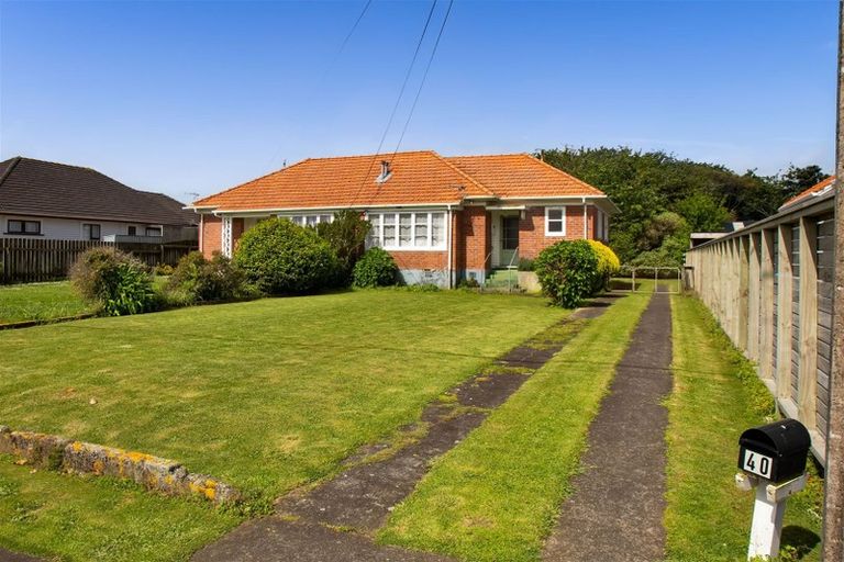 Photo of property in 40-42 Dixon Avenue, Hawera, 4610