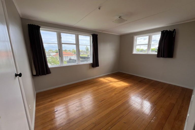 Photo of property in 126 Rangiora Avenue, Roslyn, Palmerston North, 4414