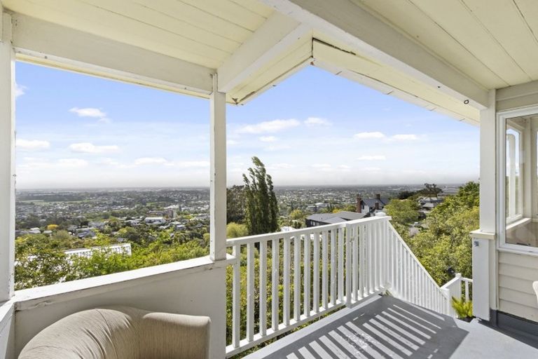 Photo of property in 19 Macmillan Avenue, Cashmere, Christchurch, 8022