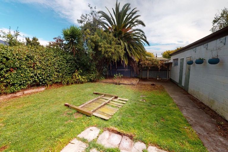 Photo of property in 12 Gloucester Street, Takaro, Palmerston North, 4412