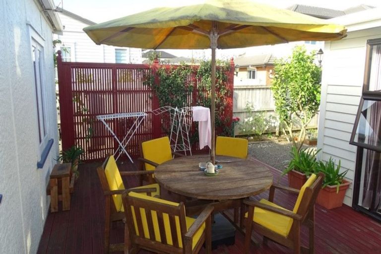 Photo of property in 11 Seddon Avenue, Papatoetoe, Auckland, 2104