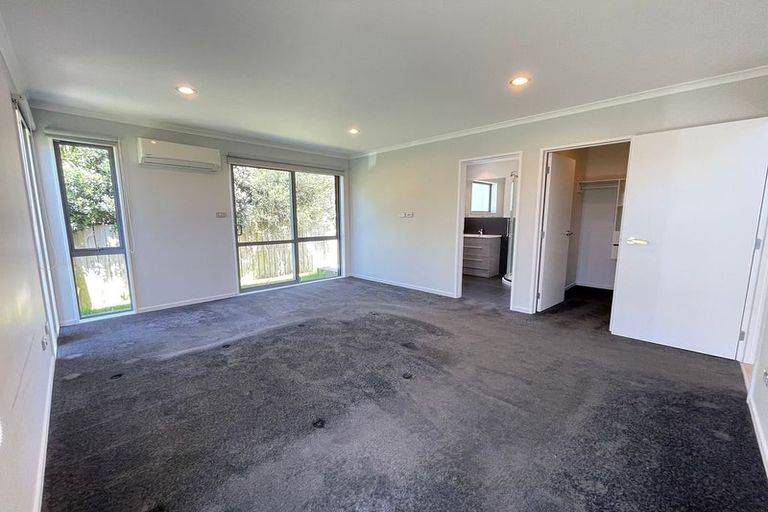 Photo of property in 11 Ngaroma House Drive, Hobsonville, Auckland, 0618