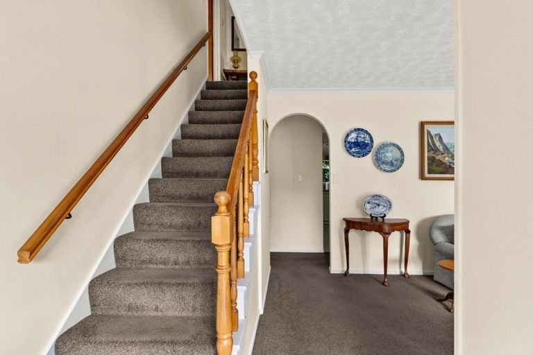 Photo of property in 4 Te Mata Peak Road, Havelock North, 4130