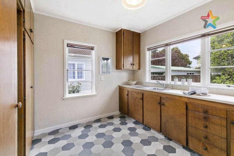 Photo of property in 28 Marina Grove, Hutt Central, Lower Hutt, 5010