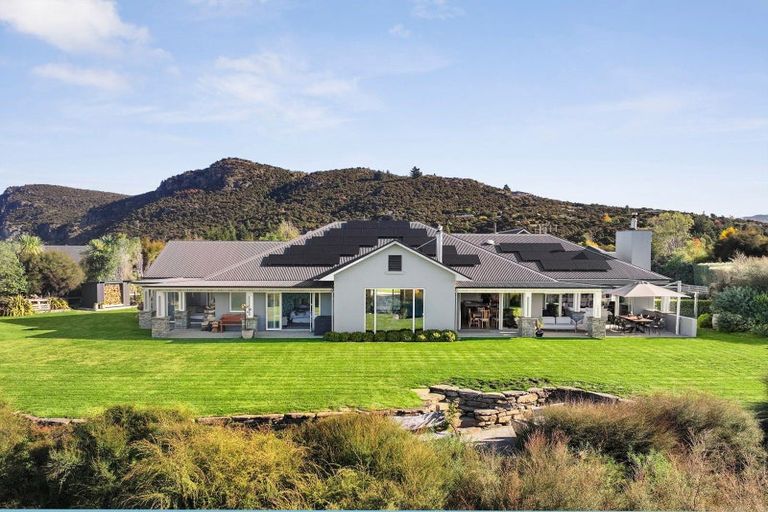 Photo of property in 31 Matheson Crescent, Albert Town, Wanaka, 9305