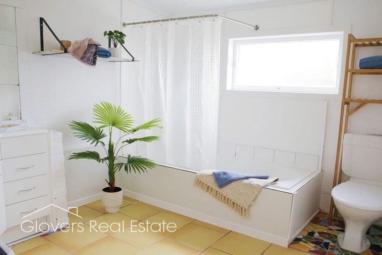 Photo of property in 1/89 Glengarry Road, Glen Eden, Auckland, 0602