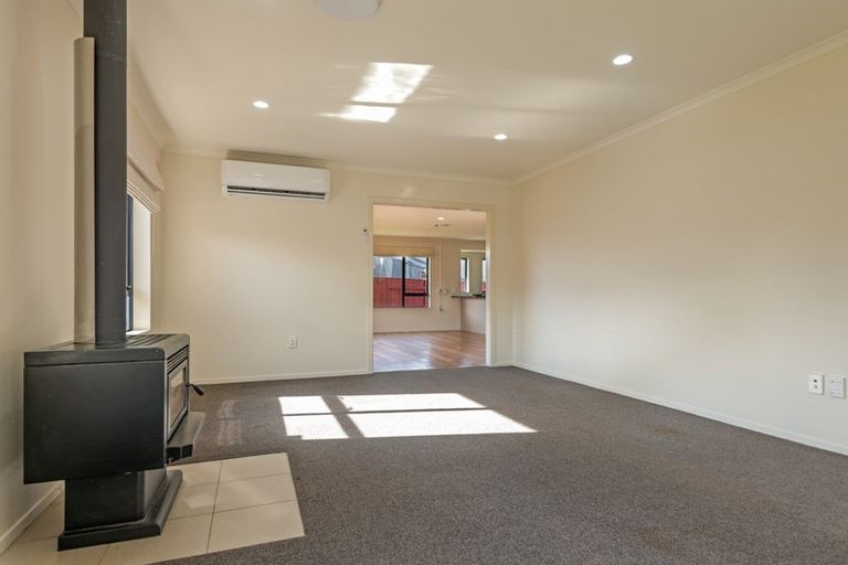 Photo of property in 8 Sorrento Place, Kelvin Grove, Palmerston North, 4414