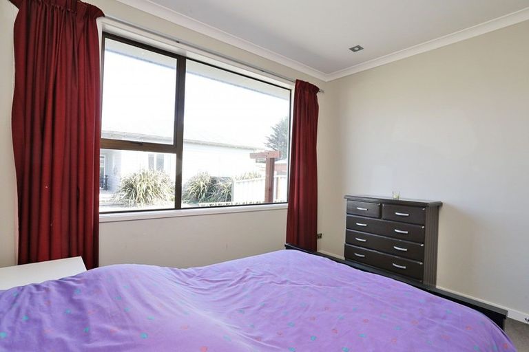 Photo of property in 16 Huia Street, Waikiwi, Invercargill, 9810